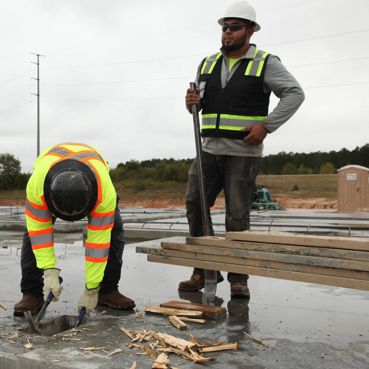 Pyramex RVZ2411CP Type 0 Class 1 Black Hi-Vis Safety Vest Construction Worker