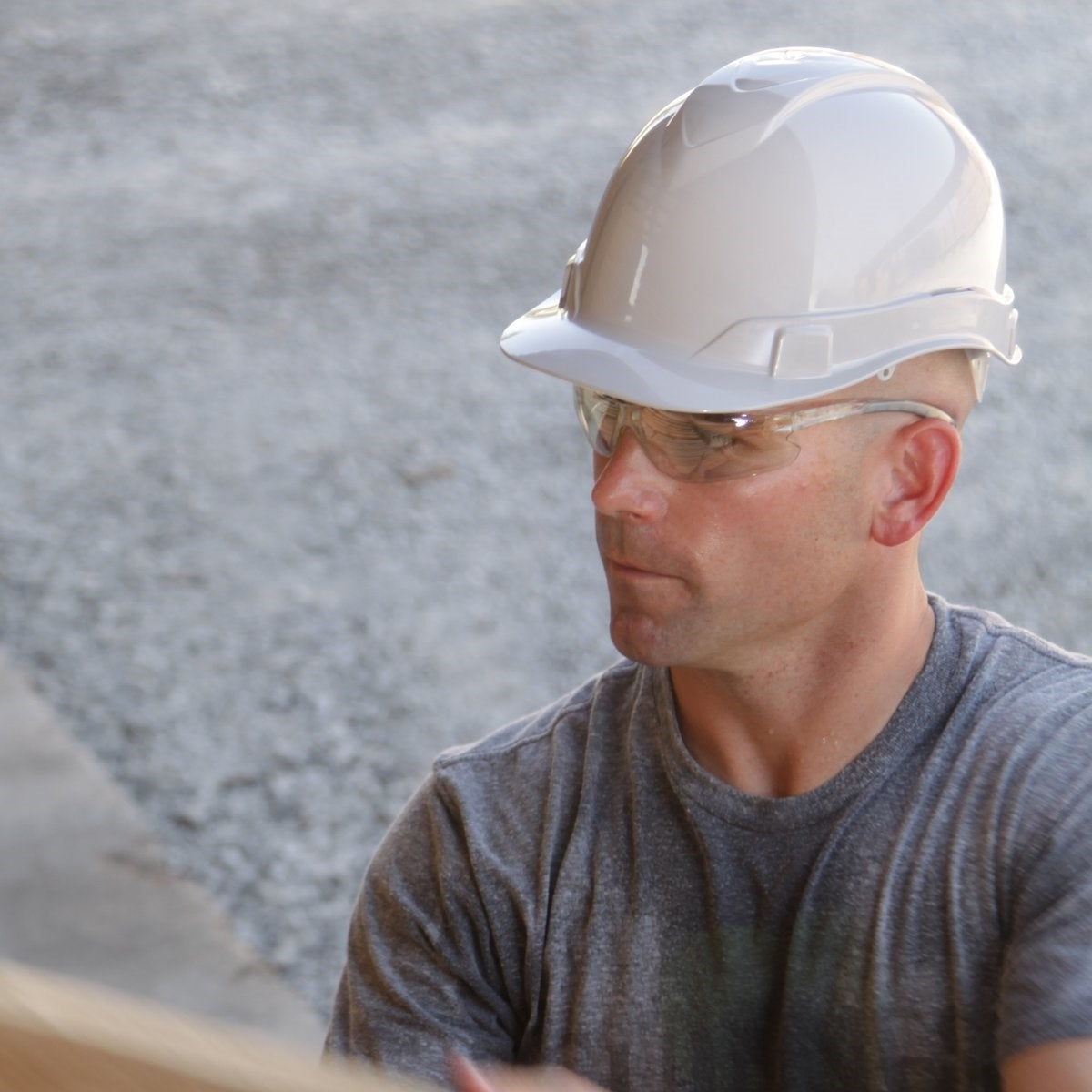 Pyramex S5880S Itek Safety Glasses Clear Temples Indoor-Outdoor Mirror Lenses worker wearing white hard hat