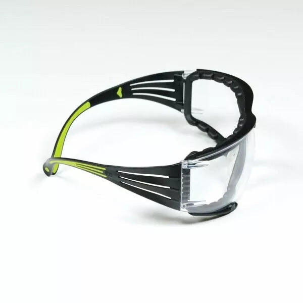 3M SecureFit Safety Glasses SF401AF-FM with Foam-Padding and Clear Anti-Fog Lenses Right Temple