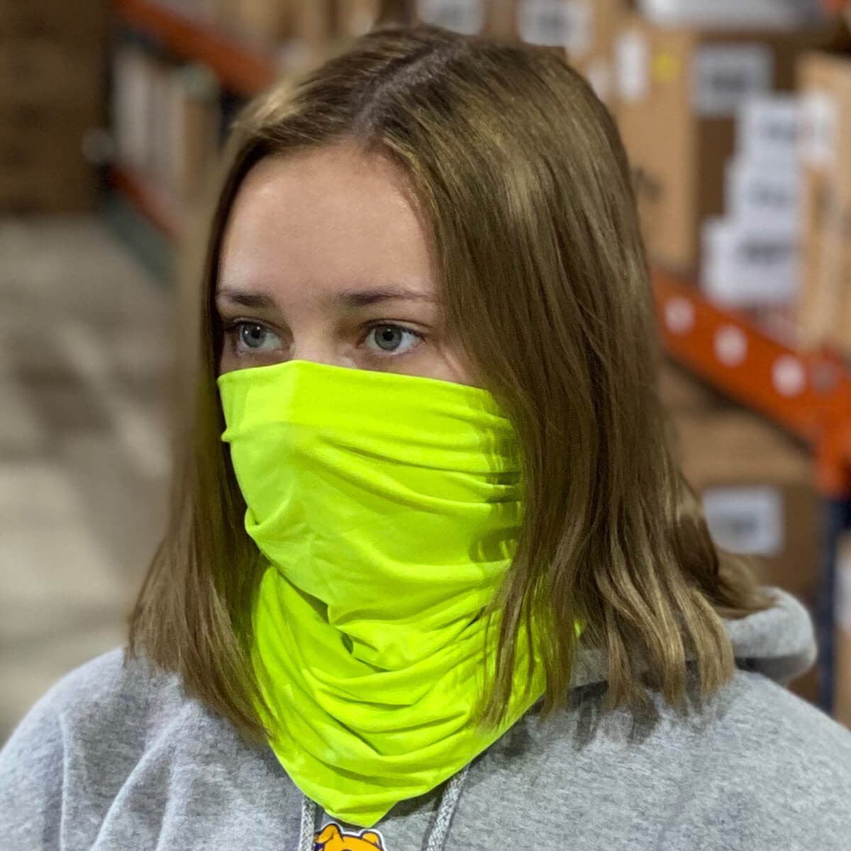 Pyramex MPB10 Hi-Vis Lime Multi-Purpose Cooling Band - Being worn2