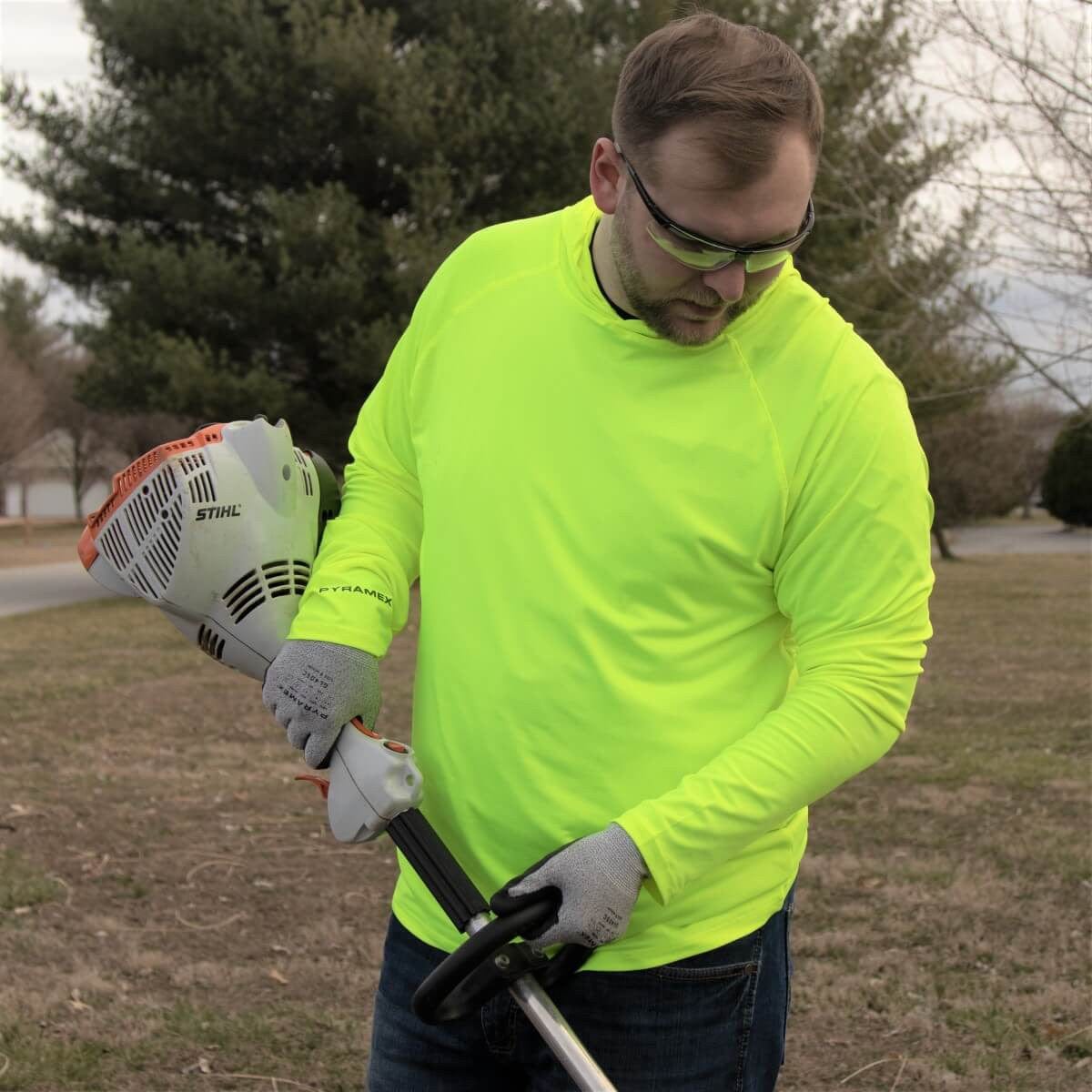 Pyramex RLPH1NS Long Sleeve Pullover Hoodie Worker Wearing Lime