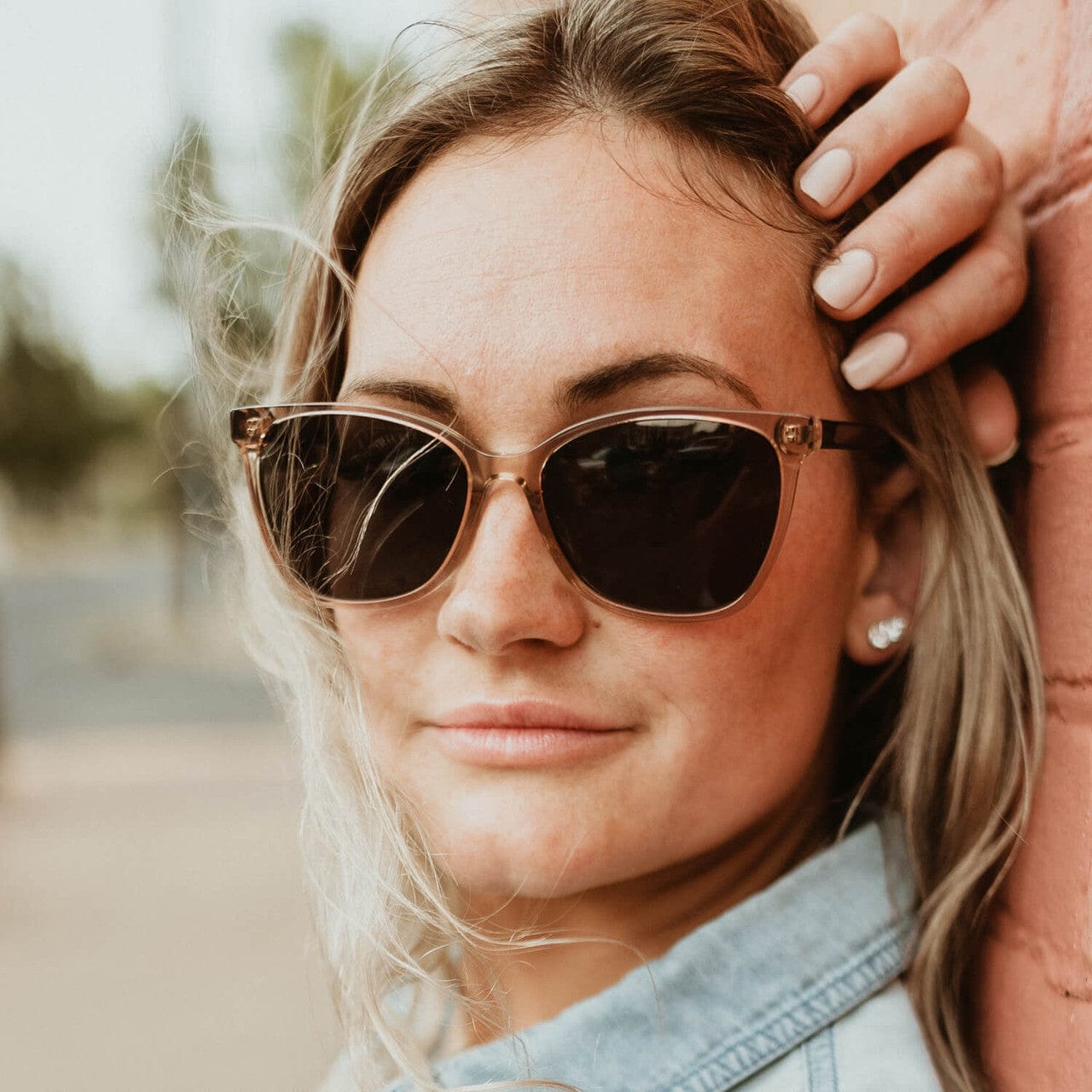 Model Wearing Solect Silk Polarized Sunglasses 1